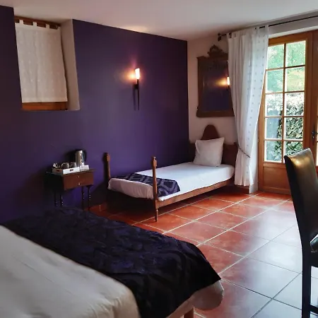 Logis Domaine De Peyrolade 4*