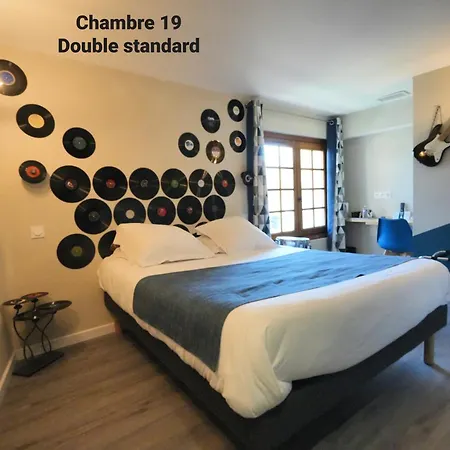 Logis Domaine De Peyrolade Bed & Breakfast