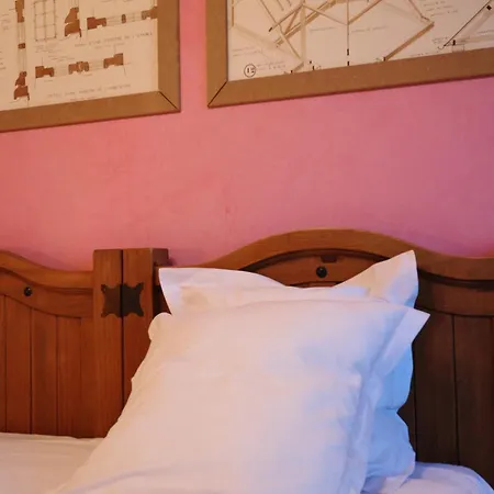 Bed & Breakfast Logis Domaine De Peyrolade Daux