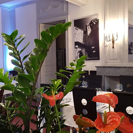 Logis Domaine De Peyrolade Bed & Breakfast