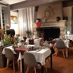 Logis Domaine De Peyrolade 4*