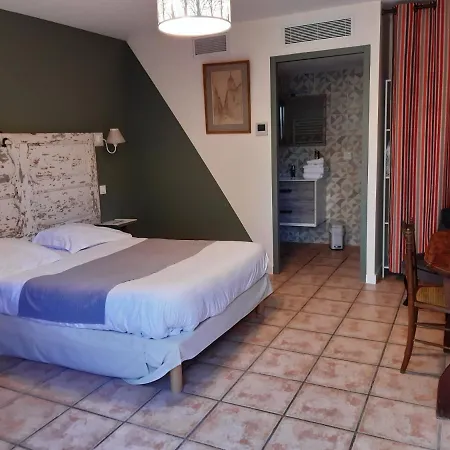 Domaine De Peyrolade Daux