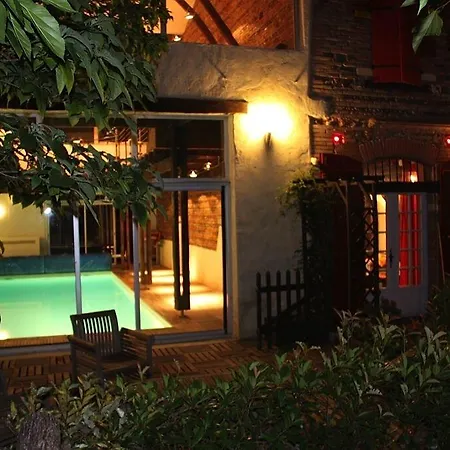 Bed & Breakfast Logis Domaine De Peyrolade Daux