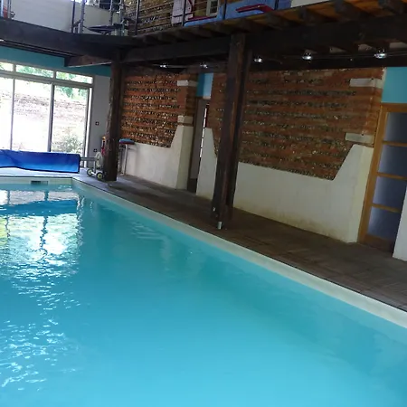 Couette-café Domaine De Peyrolade 4*