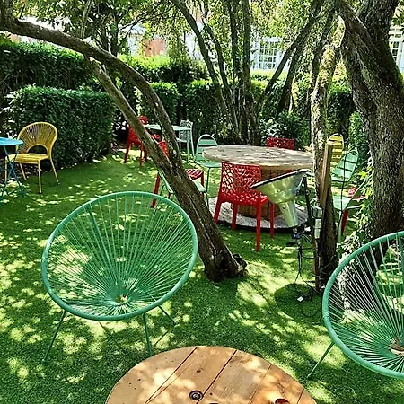 Bed & Breakfast Domaine De Peyrolade