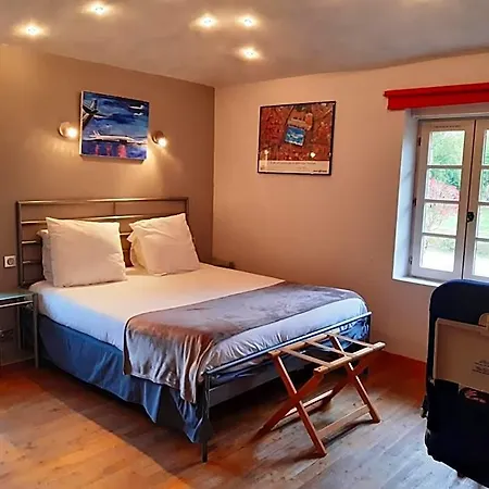 Logis Domaine De Peyrolade فندق مبيت وإفطار 4*